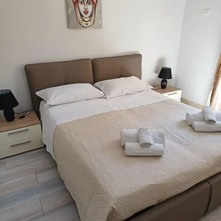 A Due Passi Dalla Valle Dei Templi