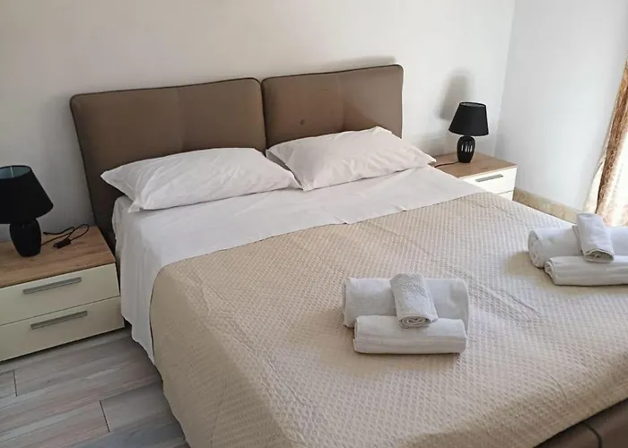 A Due Passi Dalla Valle Dei Templi