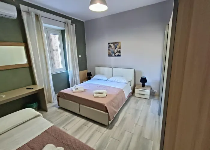 A Due Passi Dalla Valle Dei Templi